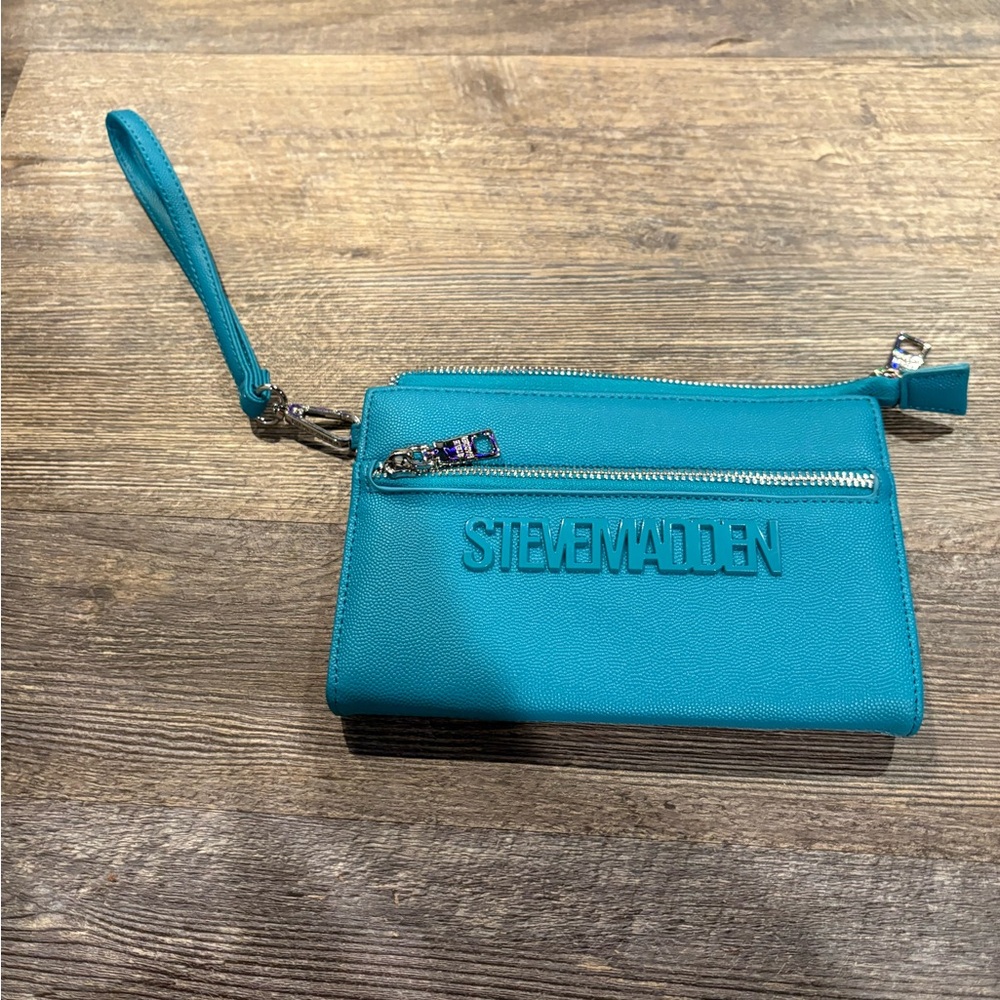Steve Madden Blue Clutch Sleek Design Wristlet